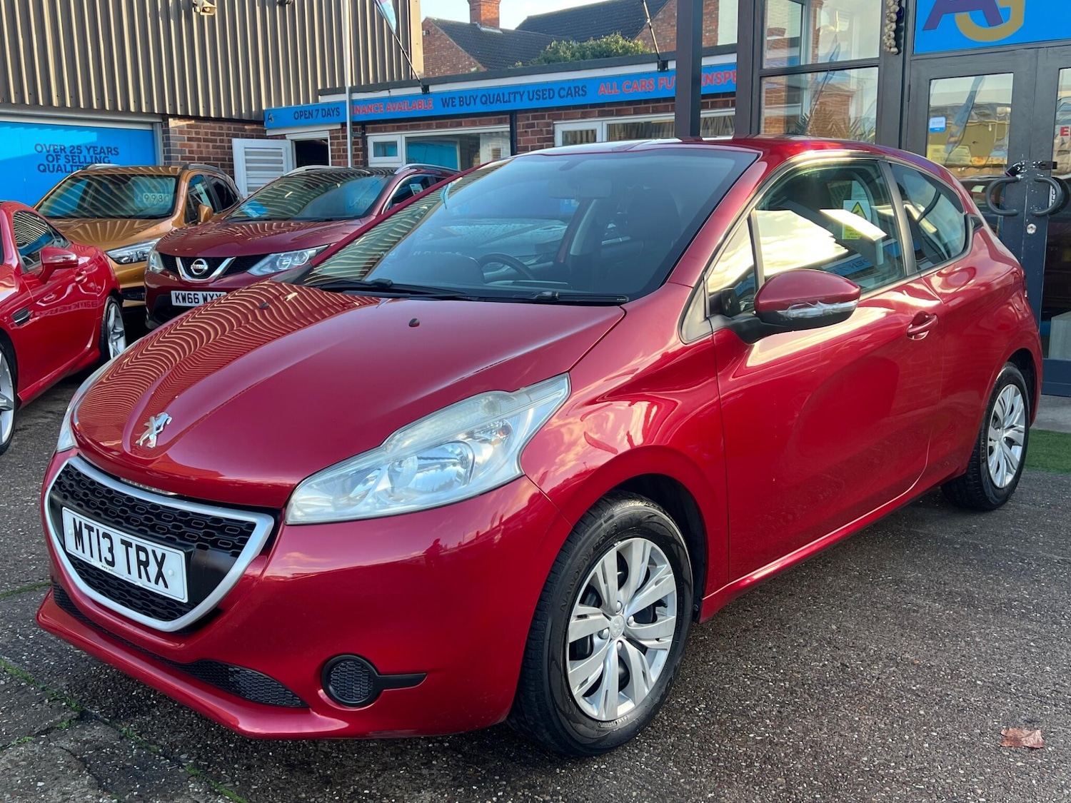 Used Peugeot 208 2013 for sale - 76671169: Photo 11