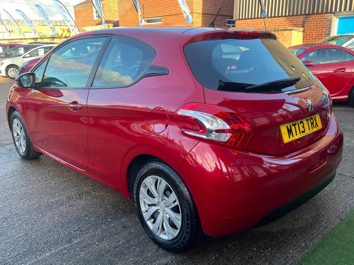 Used Peugeot 208 2013 for sale - 76671169: Photo 14