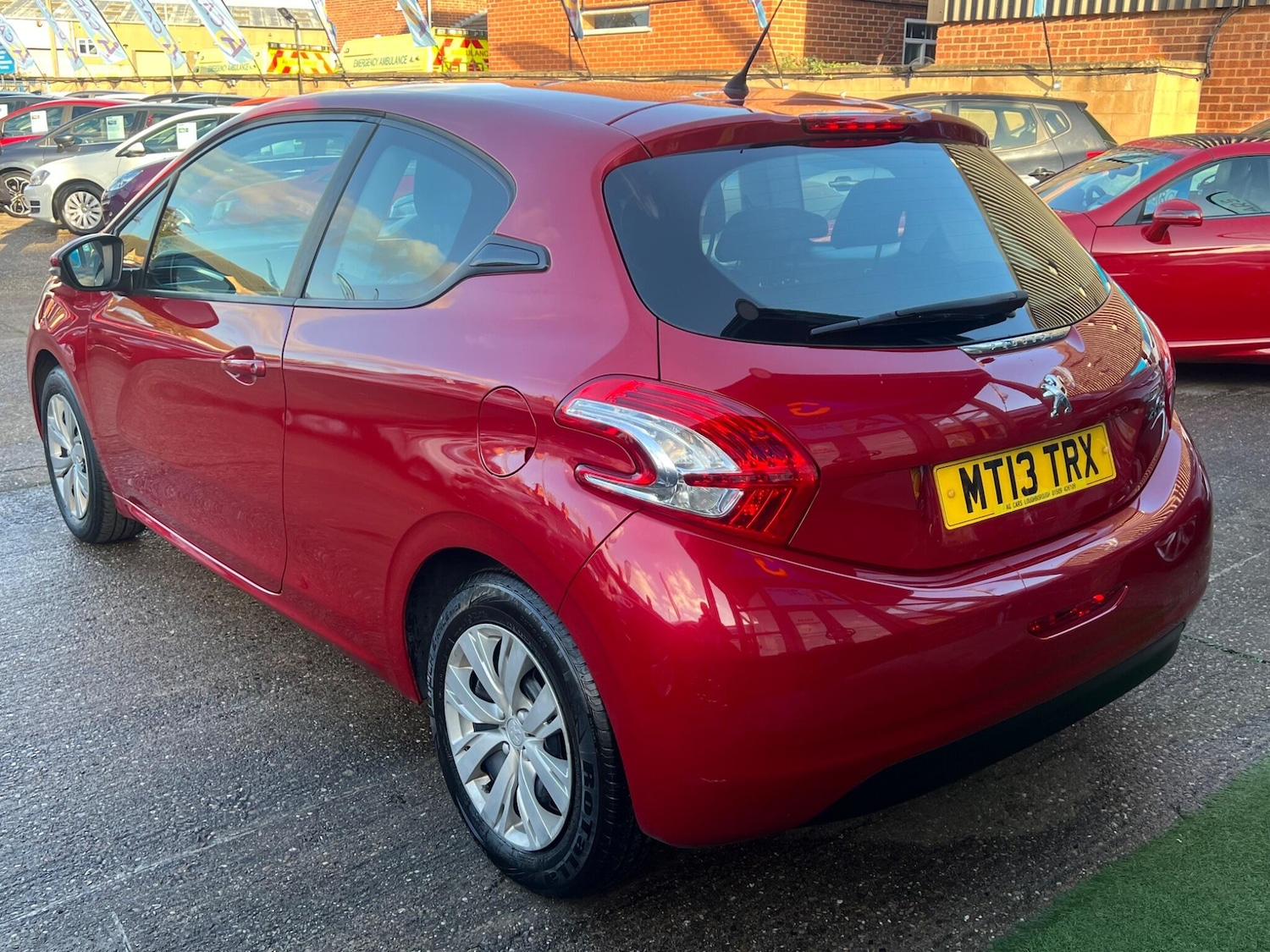 Used Peugeot 208 2013 for sale - 76671169: Photo 17