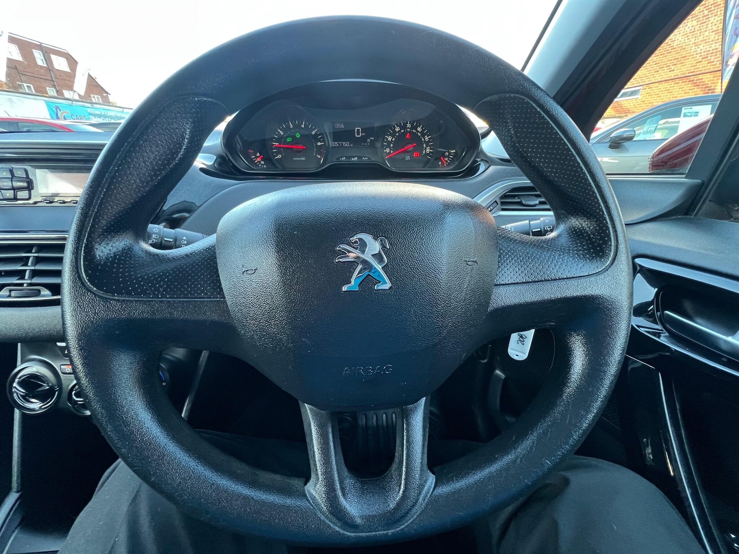 Used Peugeot 208 2013 for sale - 76671169: Photo 21