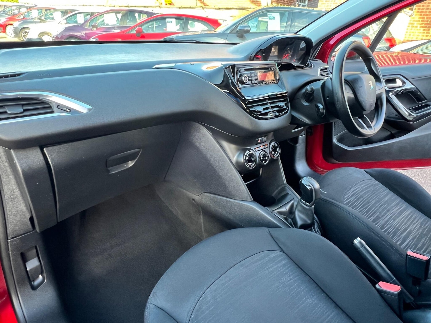 Used Peugeot 208 2013 for sale - 76671169: Photo 28