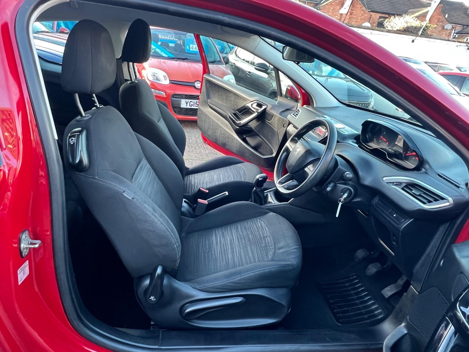 Used Peugeot 208 2013 for sale - 76671169: Photo 29