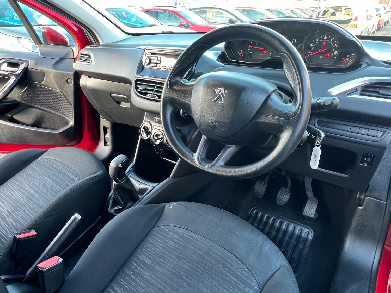 Used Peugeot 208 2013 for sale - 76671169: Photo 3