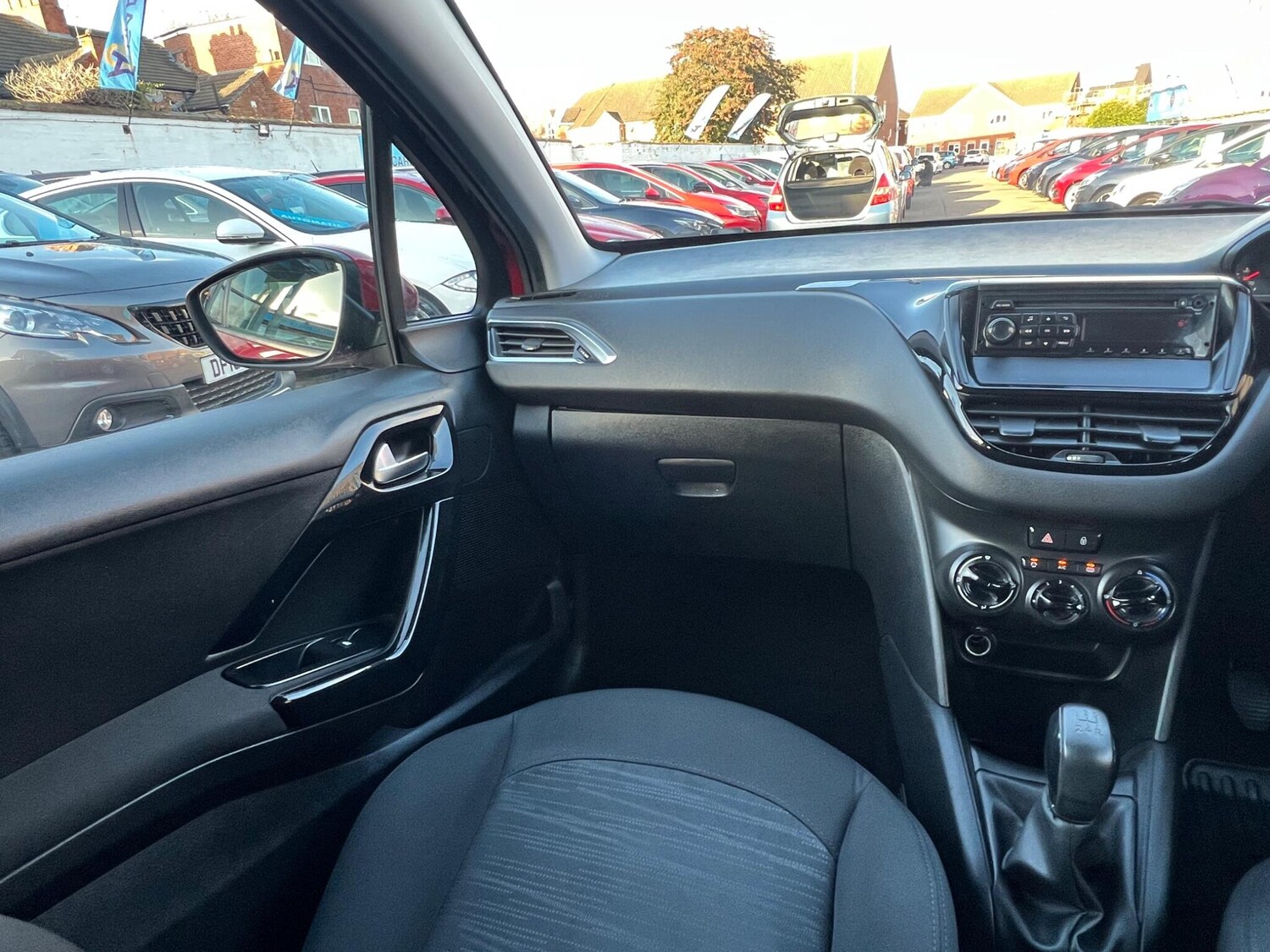 Used Peugeot 208 2013 for sale - 76671169: Photo 31