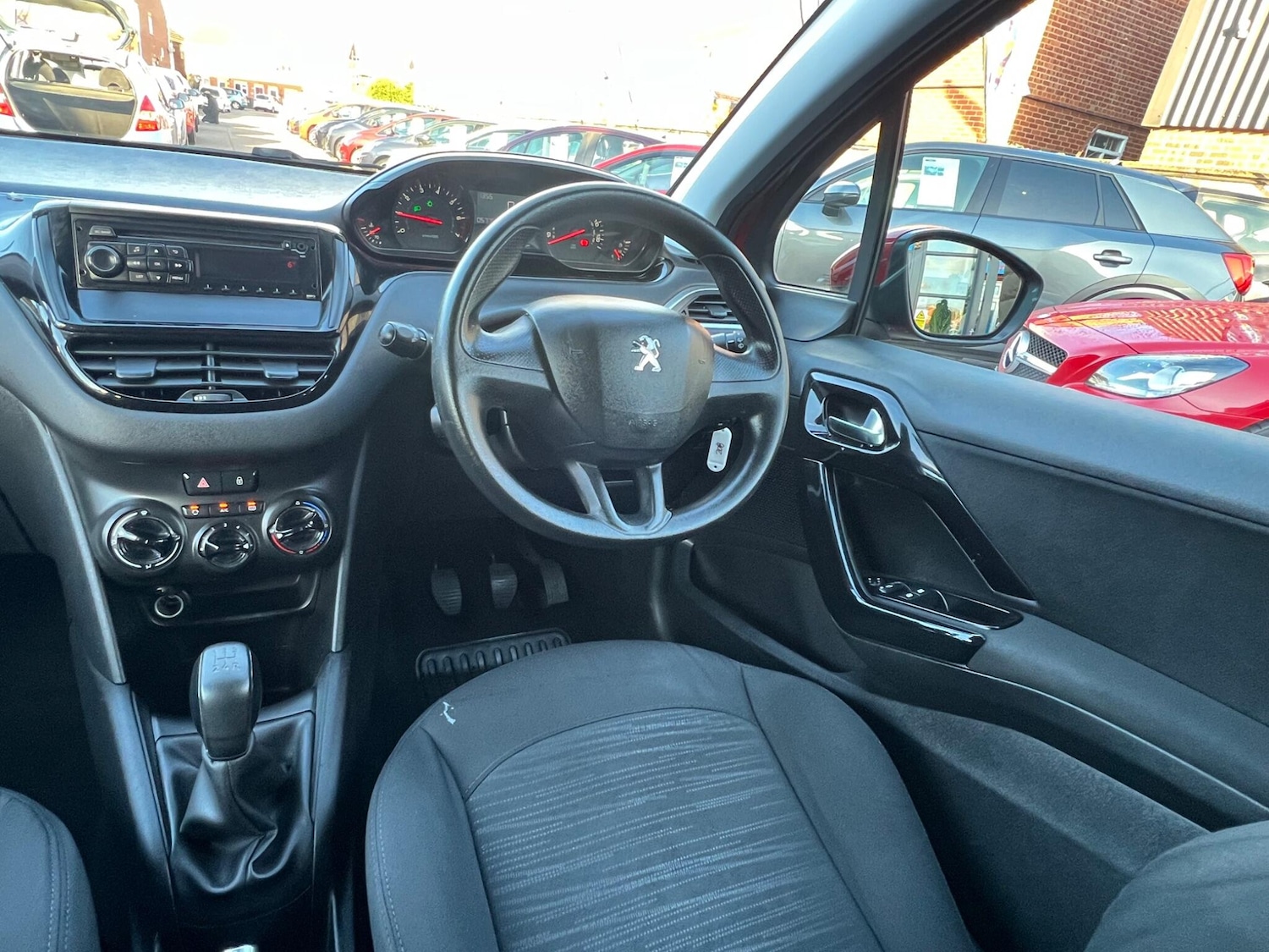 Used Peugeot 208 2013 for sale - 76671169: Photo 32