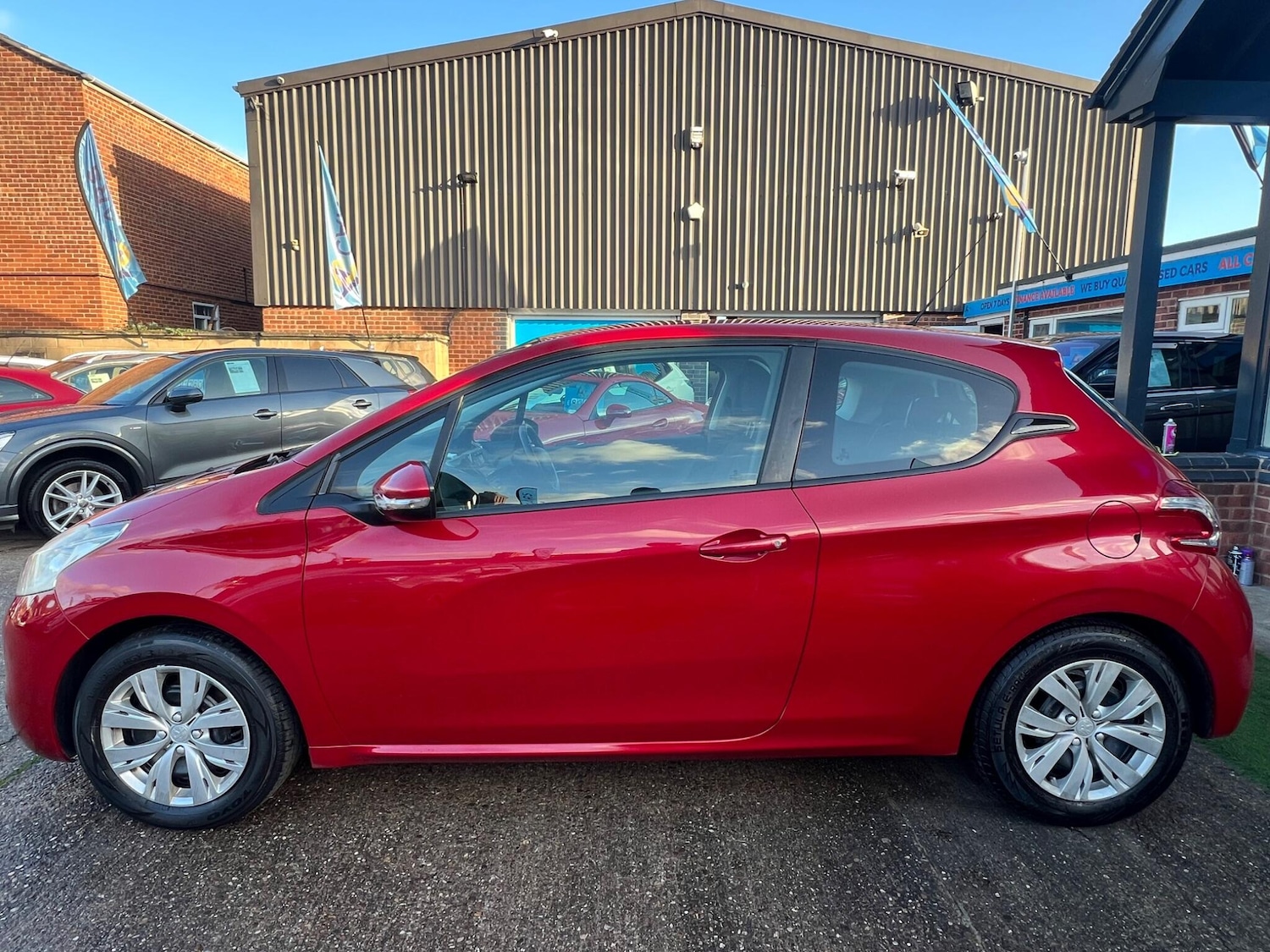 Used Peugeot 208 2013 for sale - 76671169: Photo 35