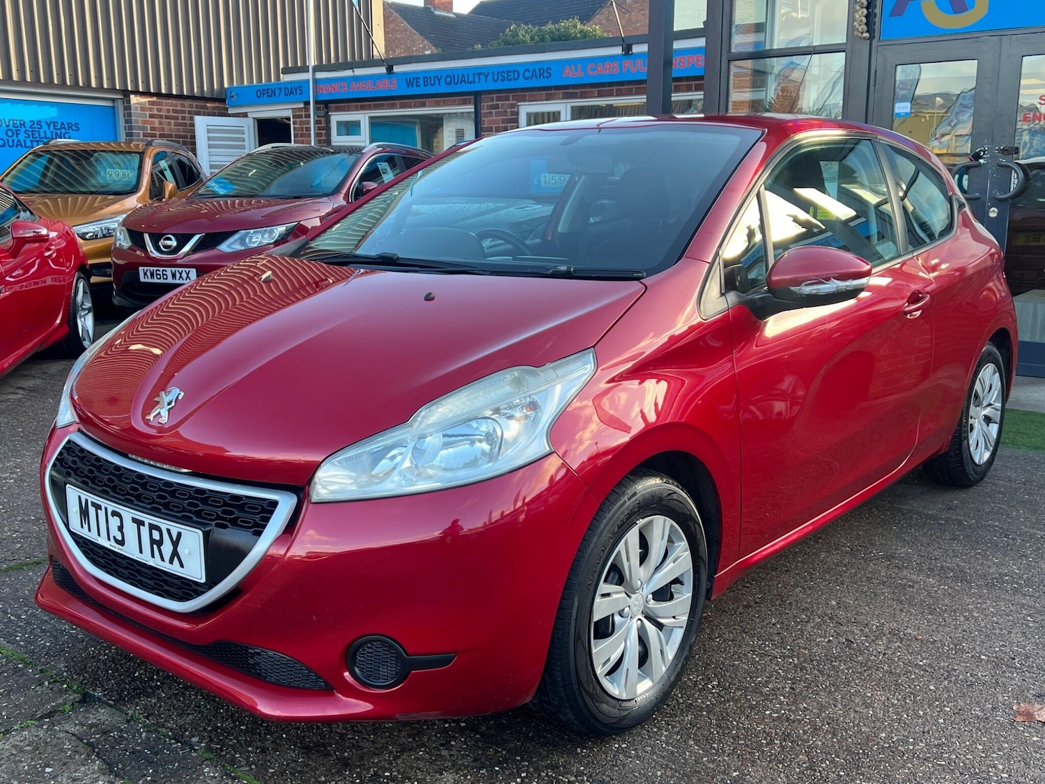 Used Peugeot 208 2013 for sale - 76671169: Photo 40