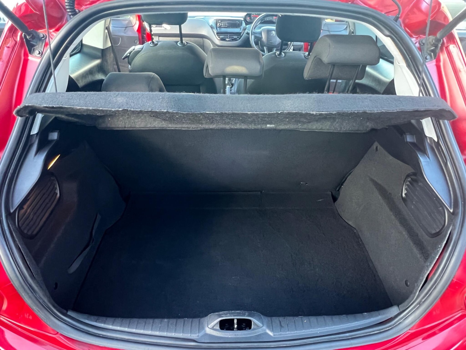 Used Peugeot 208 2013 for sale - 76671169: Photo 44