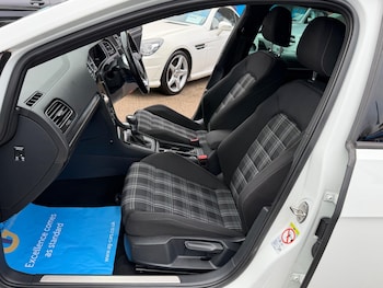 Used Volkswagen Golf 2019 for sale - 78007397: Photo