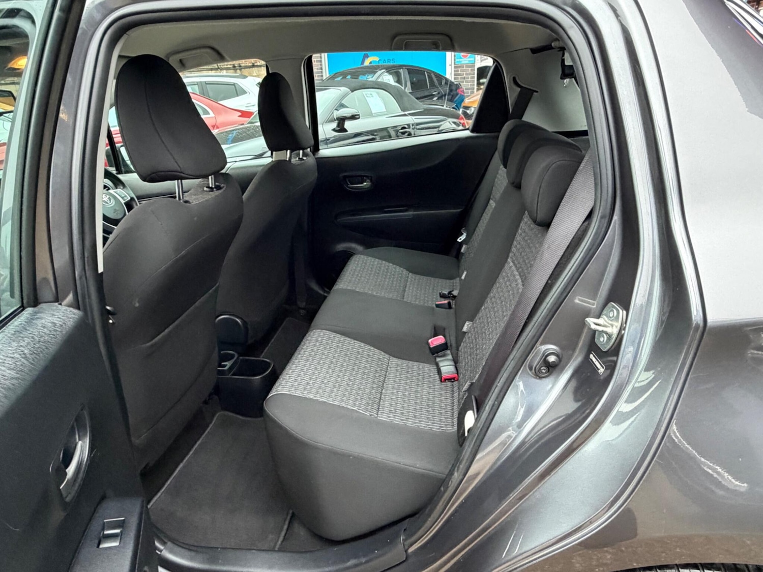 Used Toyota Yaris 2014 for sale - 77424551: Photo 33