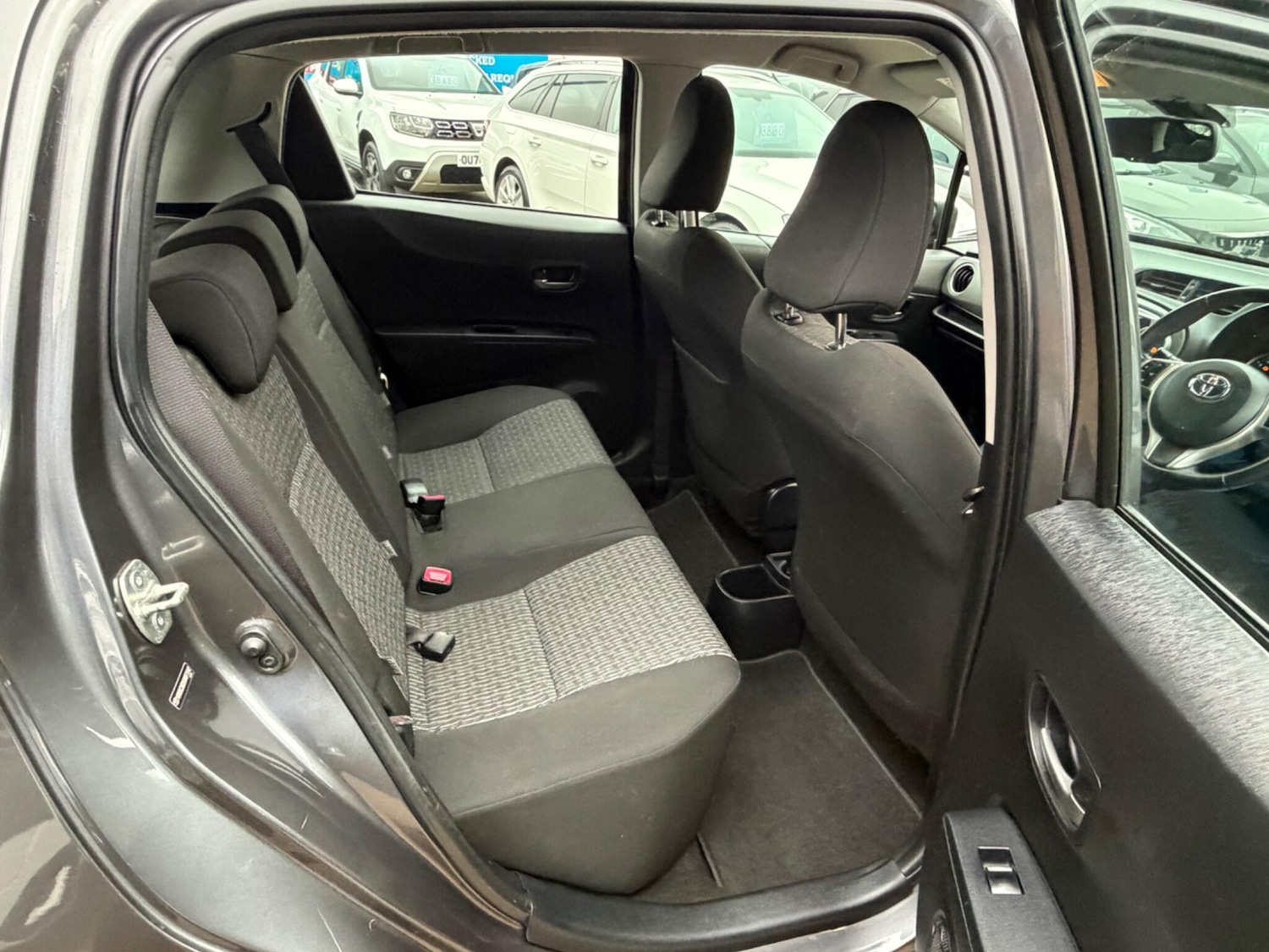 Used Toyota Yaris 2014 for sale - 77424551: Photo 37