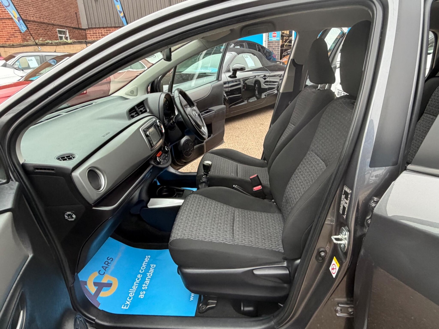 Used Toyota Yaris 2014 for sale - 77424551: Photo 4