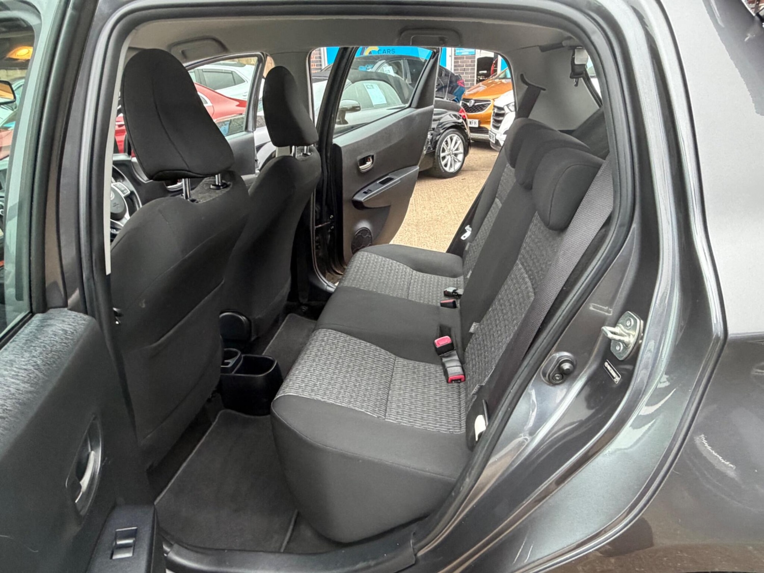 Used Toyota Yaris 2014 for sale - 77424551: Photo 5