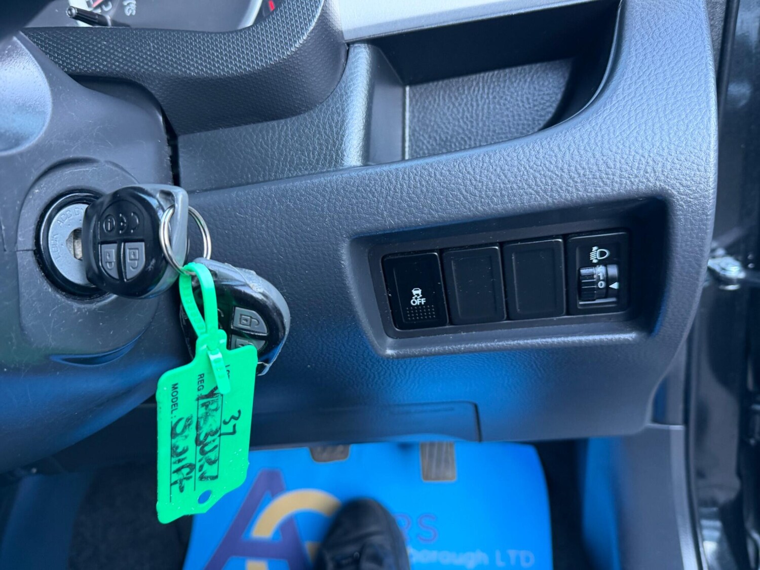 Used Suzuki Swift 2013 for sale - 77574462: Photo 37