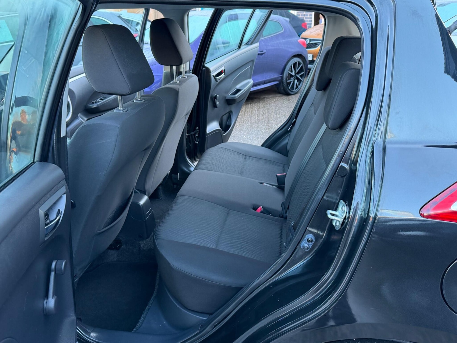 Used Suzuki Swift 2013 for sale - 77574462: Photo 5