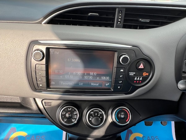Used Toyota Yaris 2015 for sale - 76072507: Photo 22