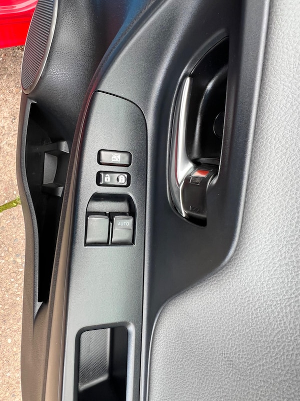 Used Toyota Yaris 2015 for sale - 76072507: Photo 26