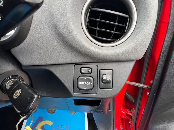 Used Toyota Yaris 2015 for sale - 76072507: Photo 27