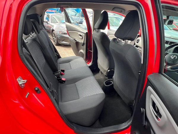 Used Toyota Yaris 2015 for sale - 76072507: Photo 28