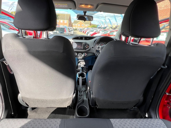 Used Toyota Yaris 2015 for sale - 76072507: Photo 29