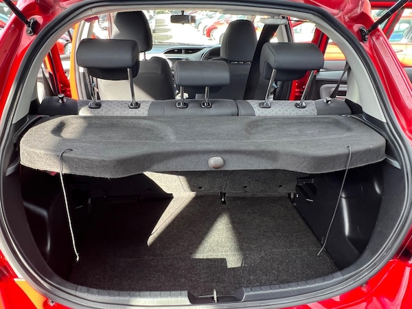 Used Toyota Yaris 2015 for sale - 76072507: Photo 44