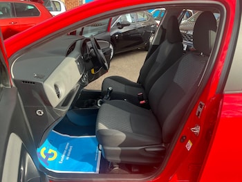 Used Toyota Yaris 2015 for sale - 76072507: Photo 4
