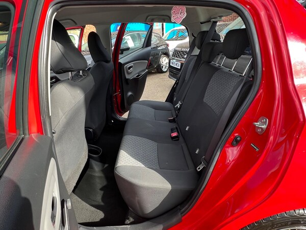 Used Toyota Yaris 2015 for sale - 76072507: Photo 5