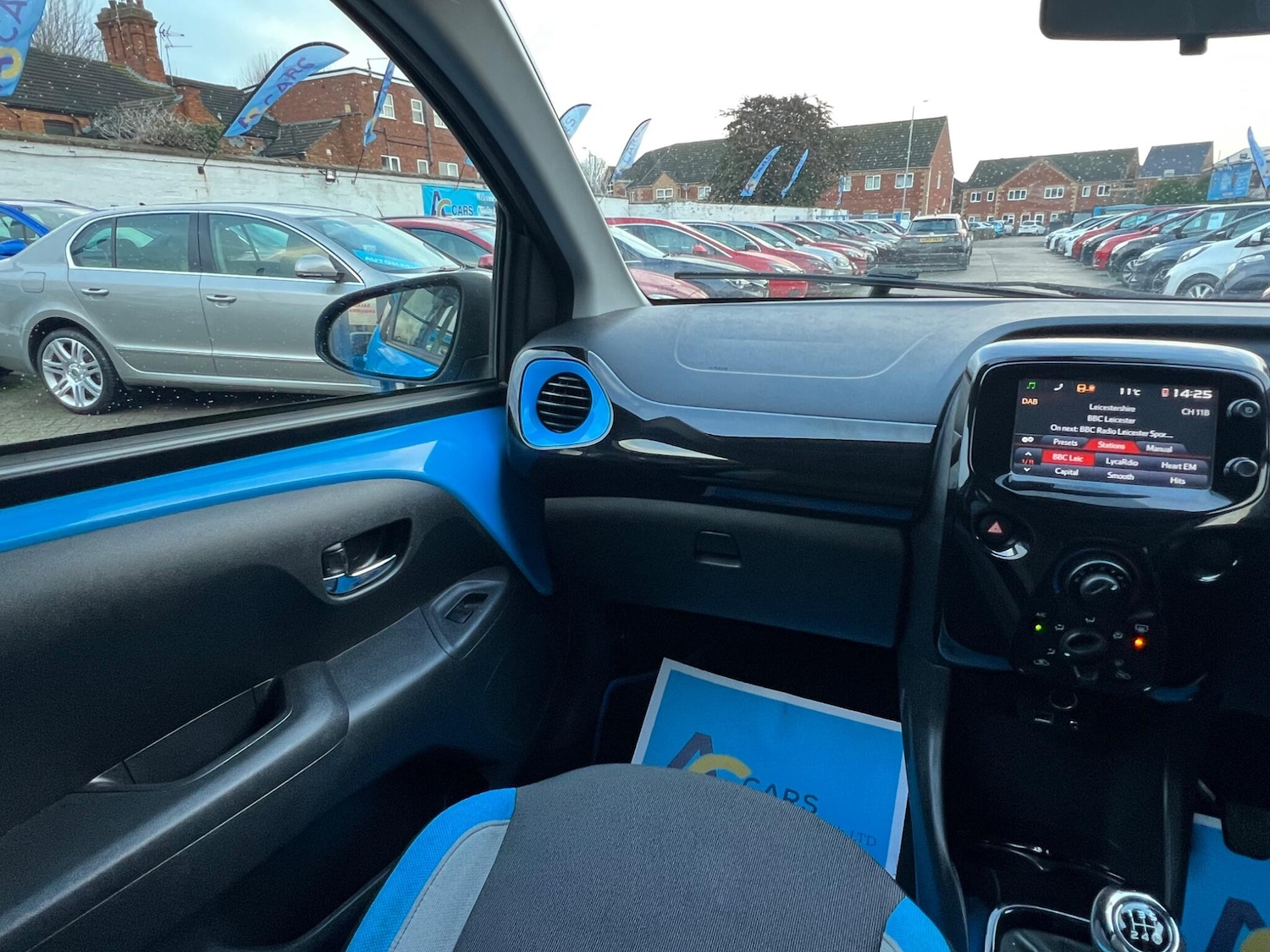 Used Toyota AYGO 2015 for sale - 76832334: Photo 27