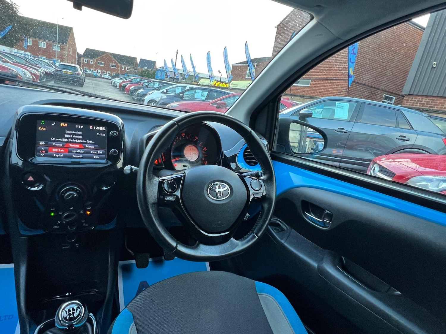 Used Toyota AYGO 2015 for sale - 76832334: Photo 28