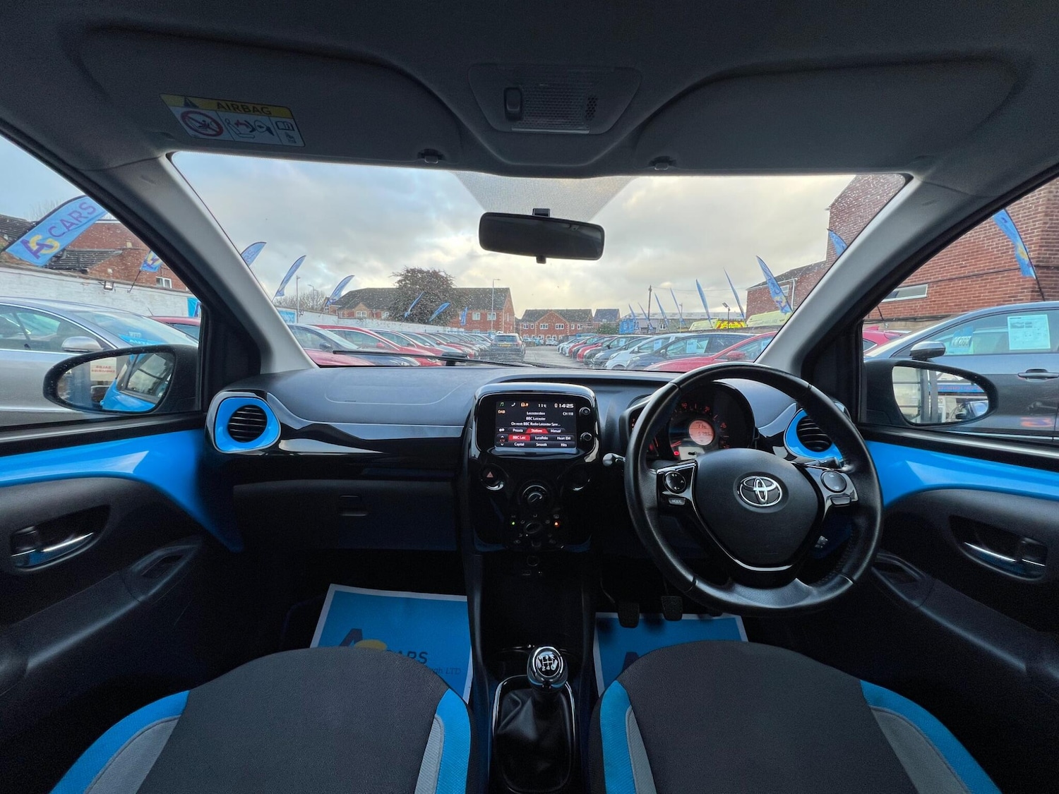 Used Toyota AYGO 2015 for sale - 76832334: Photo 29