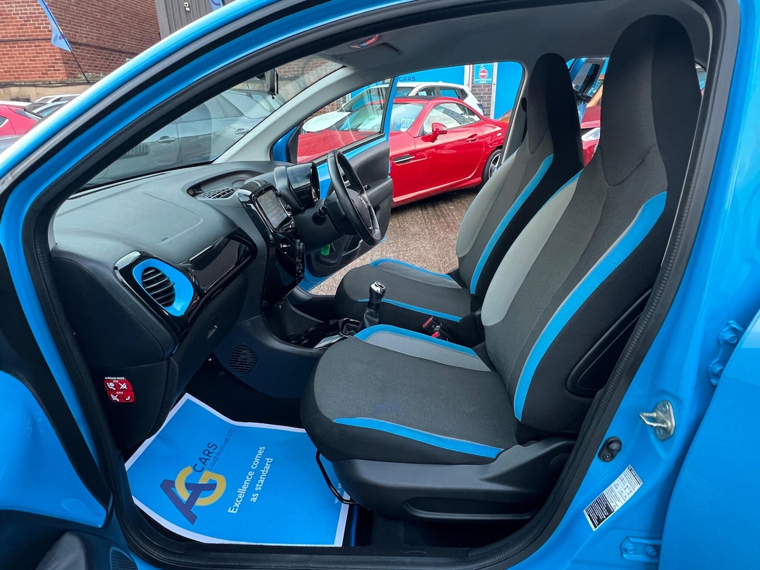 Used Toyota AYGO 2015 for sale - 76832334: Photo 4