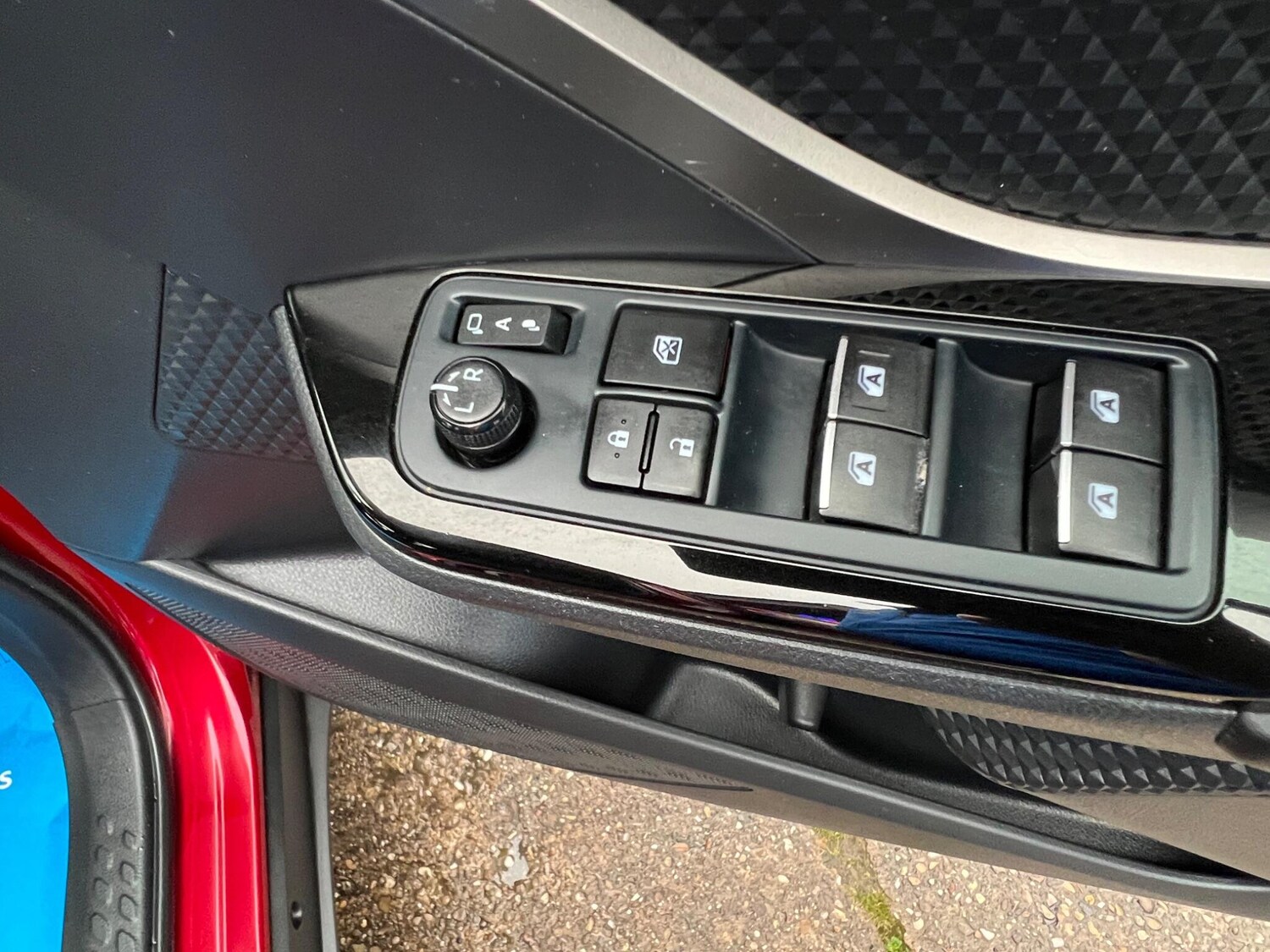 Used Toyota C-HR 2019 for sale - 76964829: Photo 41