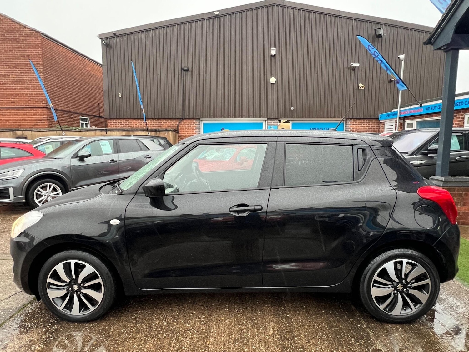 Used Suzuki Swift 2020 for sale - 76656971: Photo 9