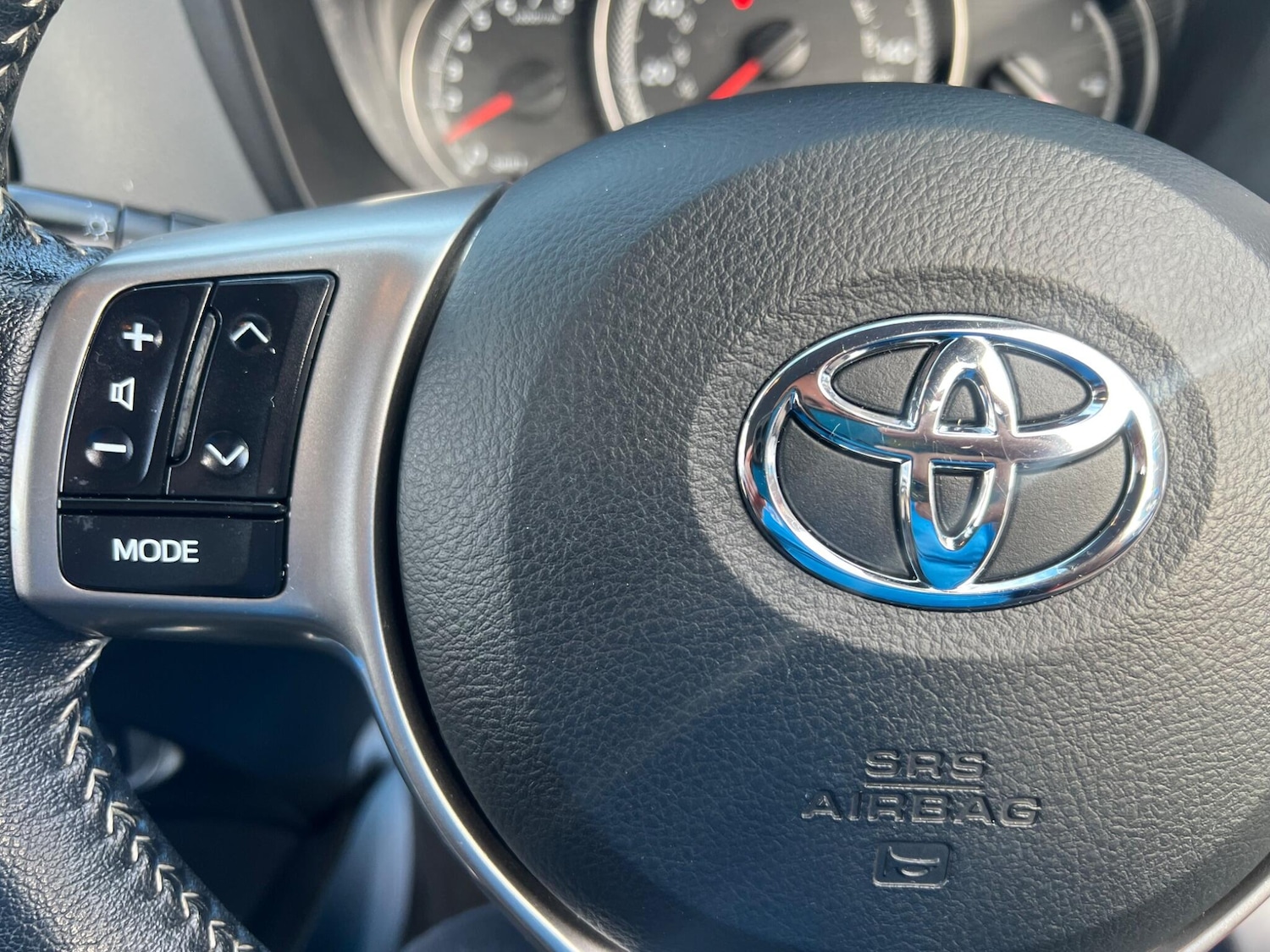 Used Toyota Yaris for sale - 76992837: Photo 25