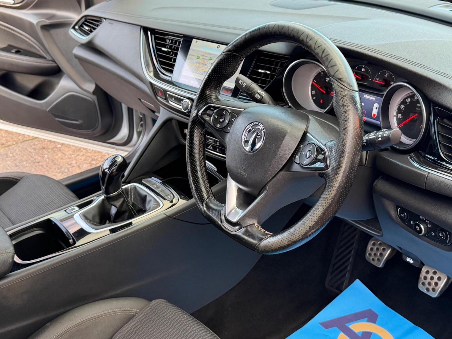 Used Vauxhall Insignia 2017 for sale - 77119871: Photo 3