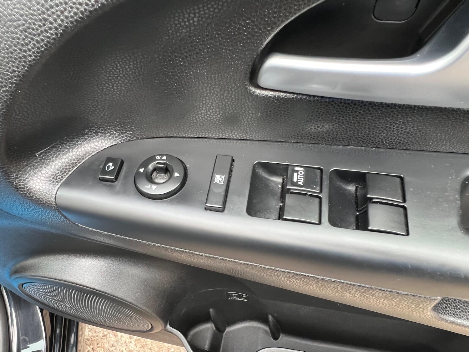 Used Kia Venga 2014 for sale - 76158386: Photo 32