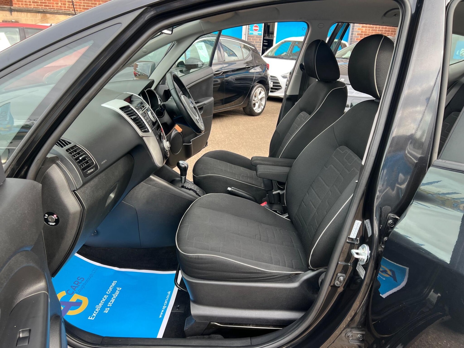 Used Kia Venga 2014 for sale - 76158386: Photo 4