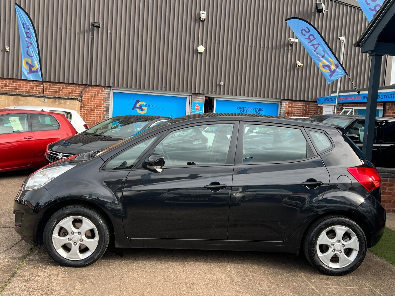 Used Kia Venga 2014 for sale - 76158386: Photo 9