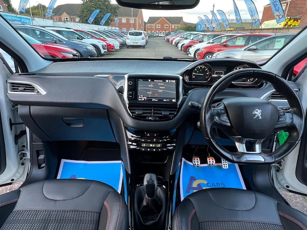 Used Peugeot 2008 2018 for sale - 76071806: Photo 2