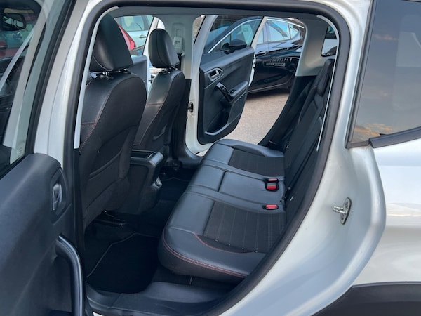 Used Peugeot 2008 2018 for sale - 76071806: Photo 5