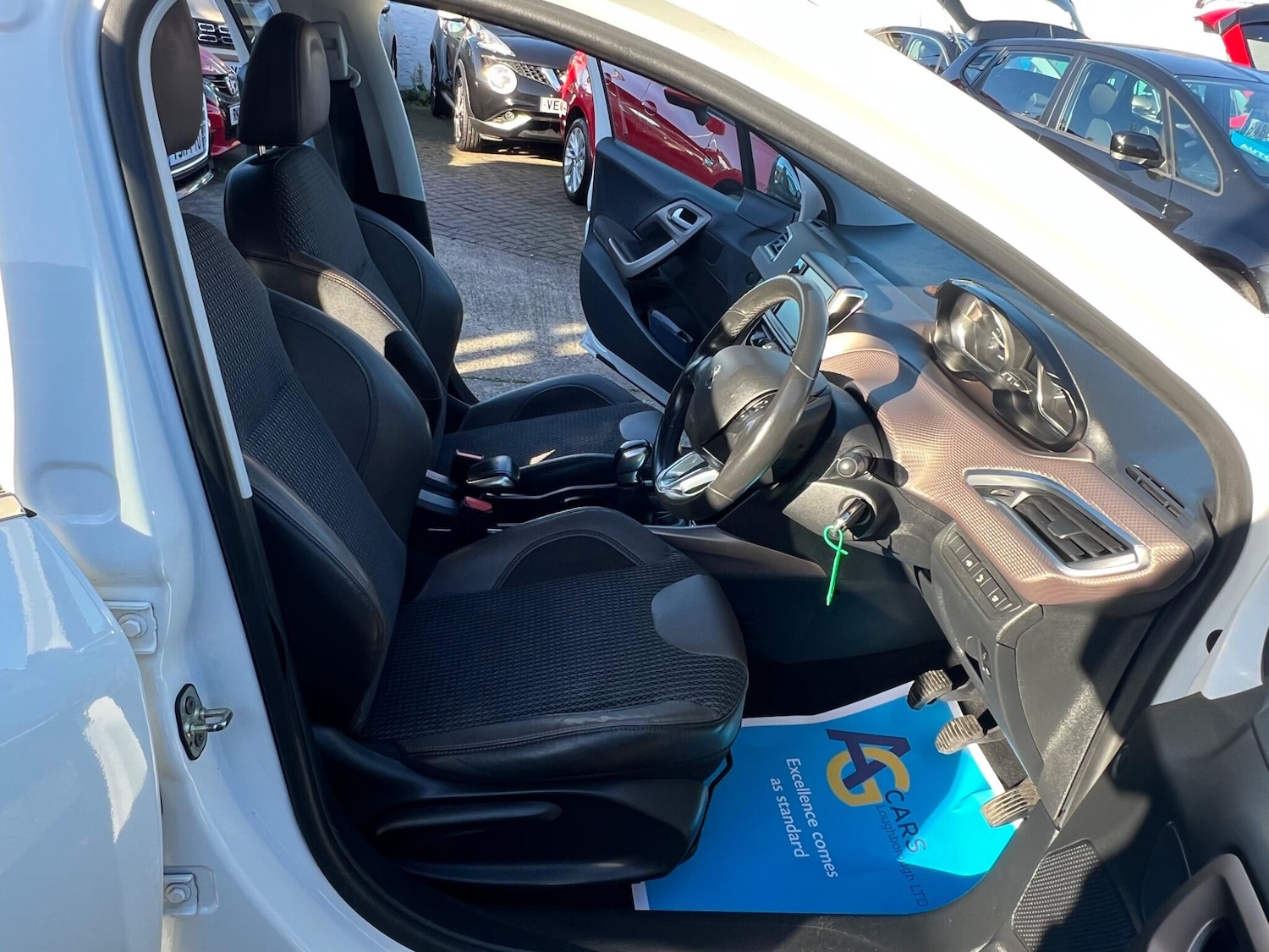 Used Peugeot 2008 2014 for sale - 76371380: Photo 30