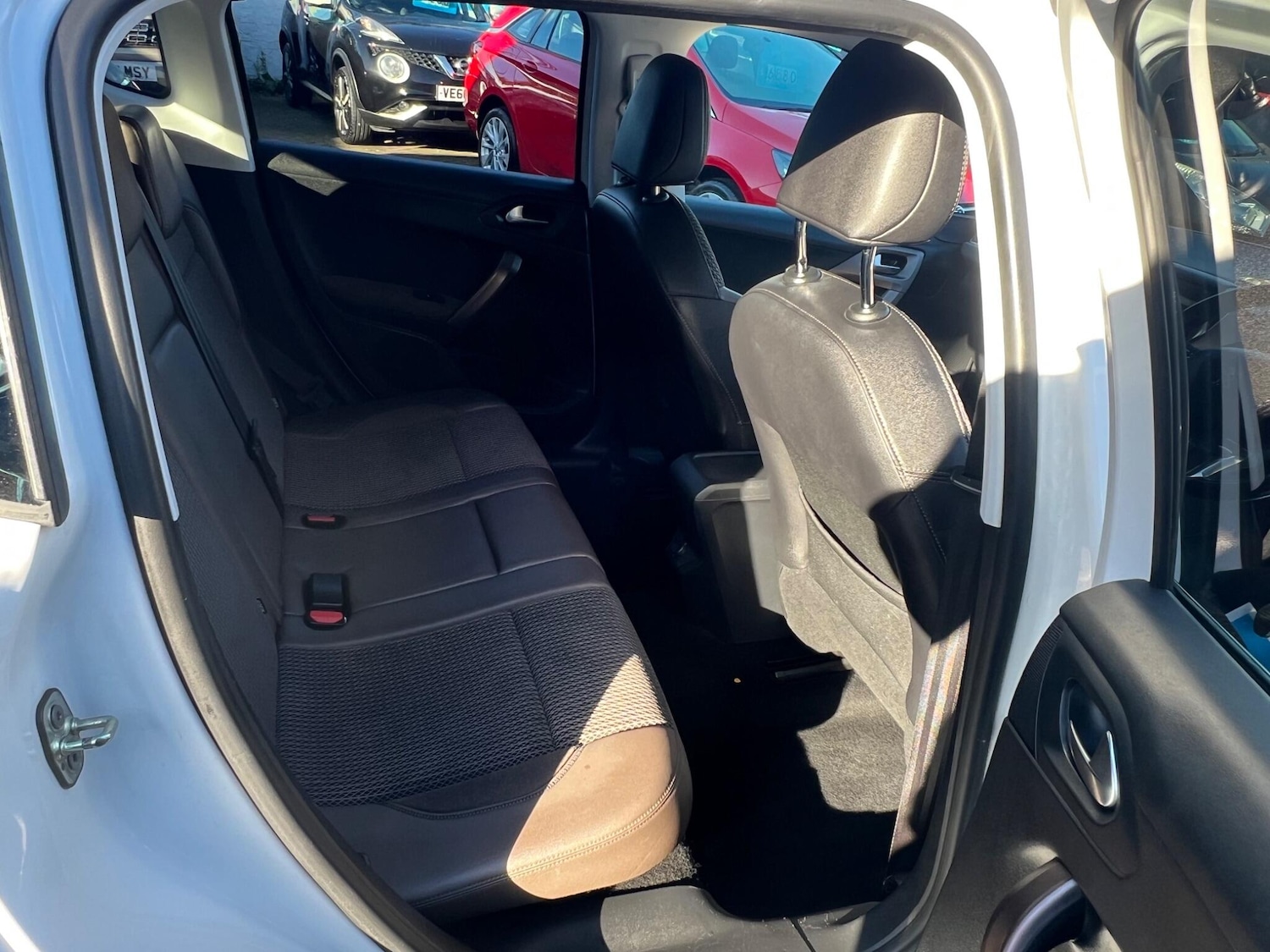 Used Peugeot 2008 2014 for sale - 76371380: Photo 32