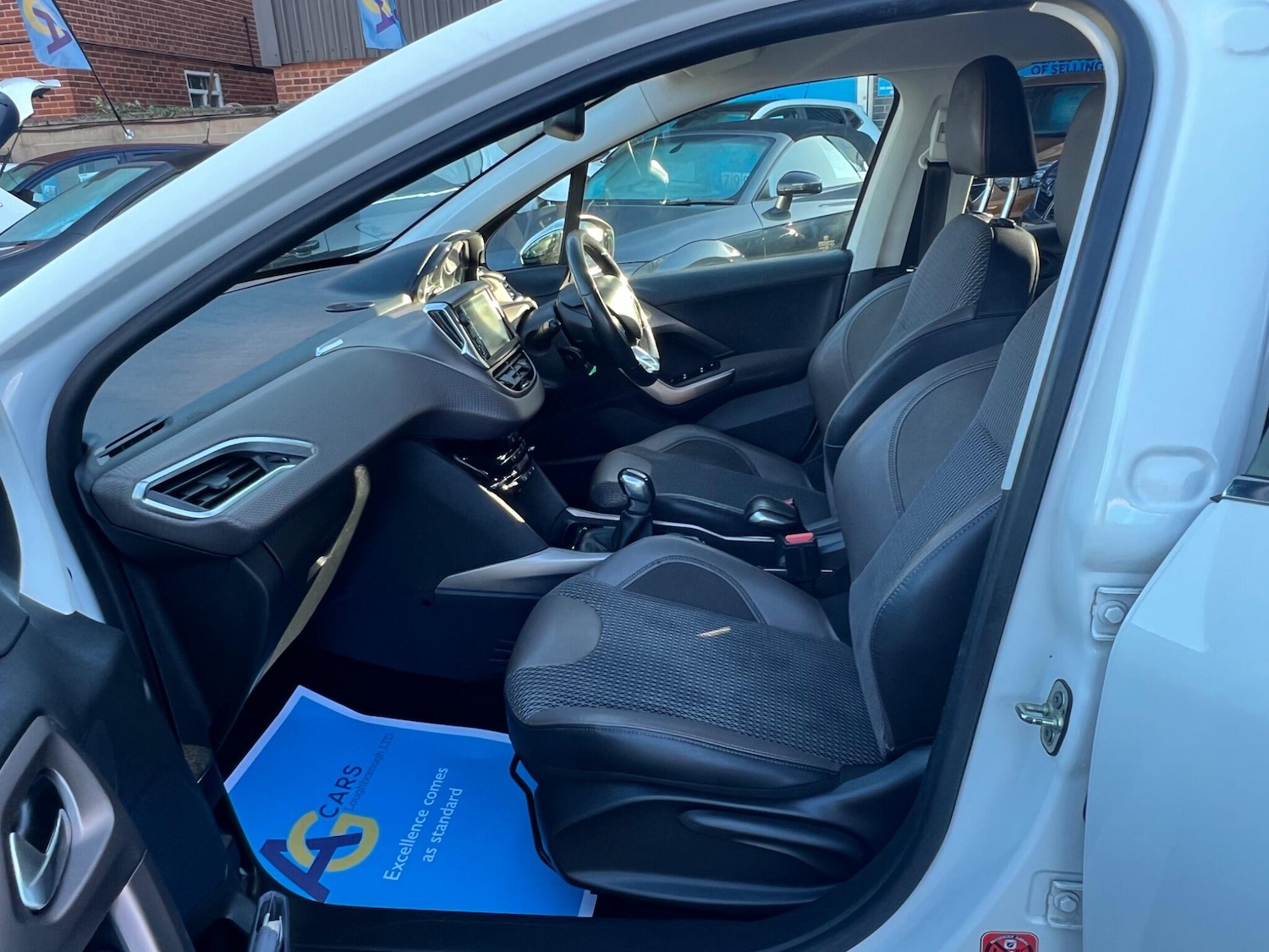 Used Peugeot 2008 2014 for sale - 76371380: Photo 4