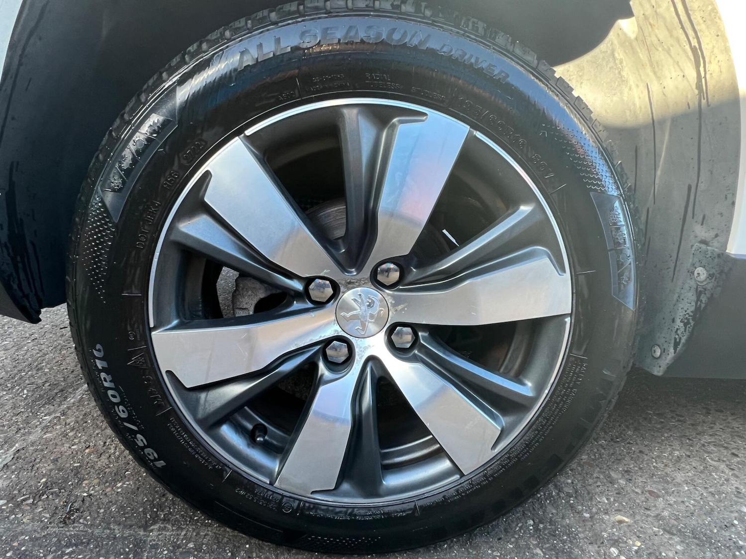 Used Peugeot 2008 2014 for sale - 76371380: Photo 55
