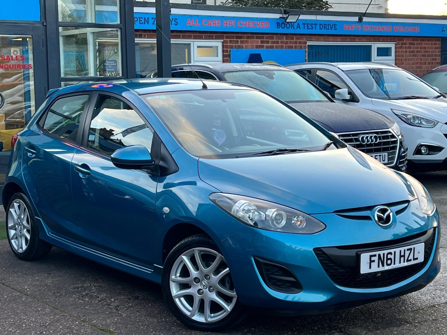 Used Mazda Mazda2 2011 for sale - 76780671: Photo 1