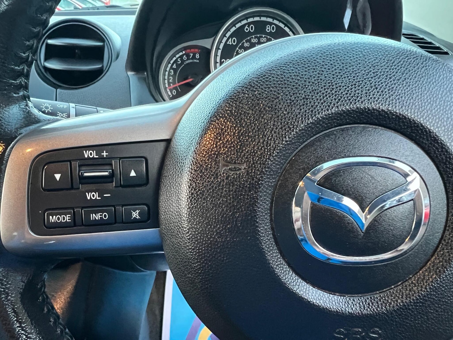 Used Mazda Mazda2 2011 for sale - 76780671: Photo 27