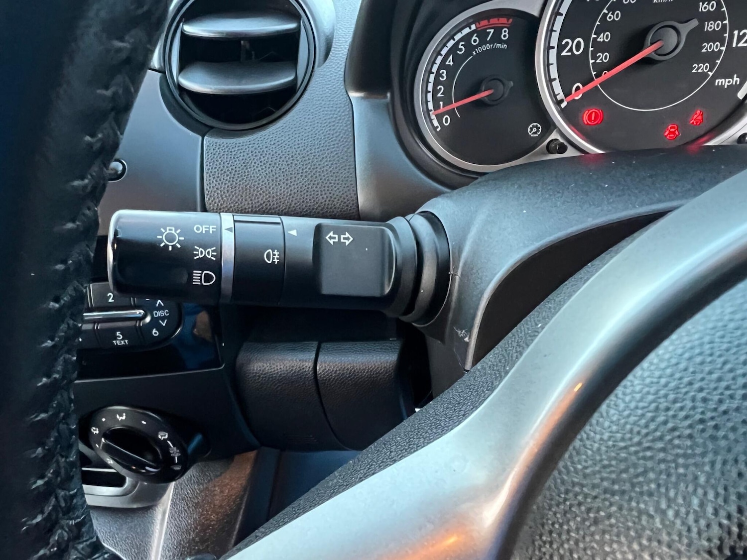 Used Mazda Mazda2 2011 for sale - 76780671: Photo 28