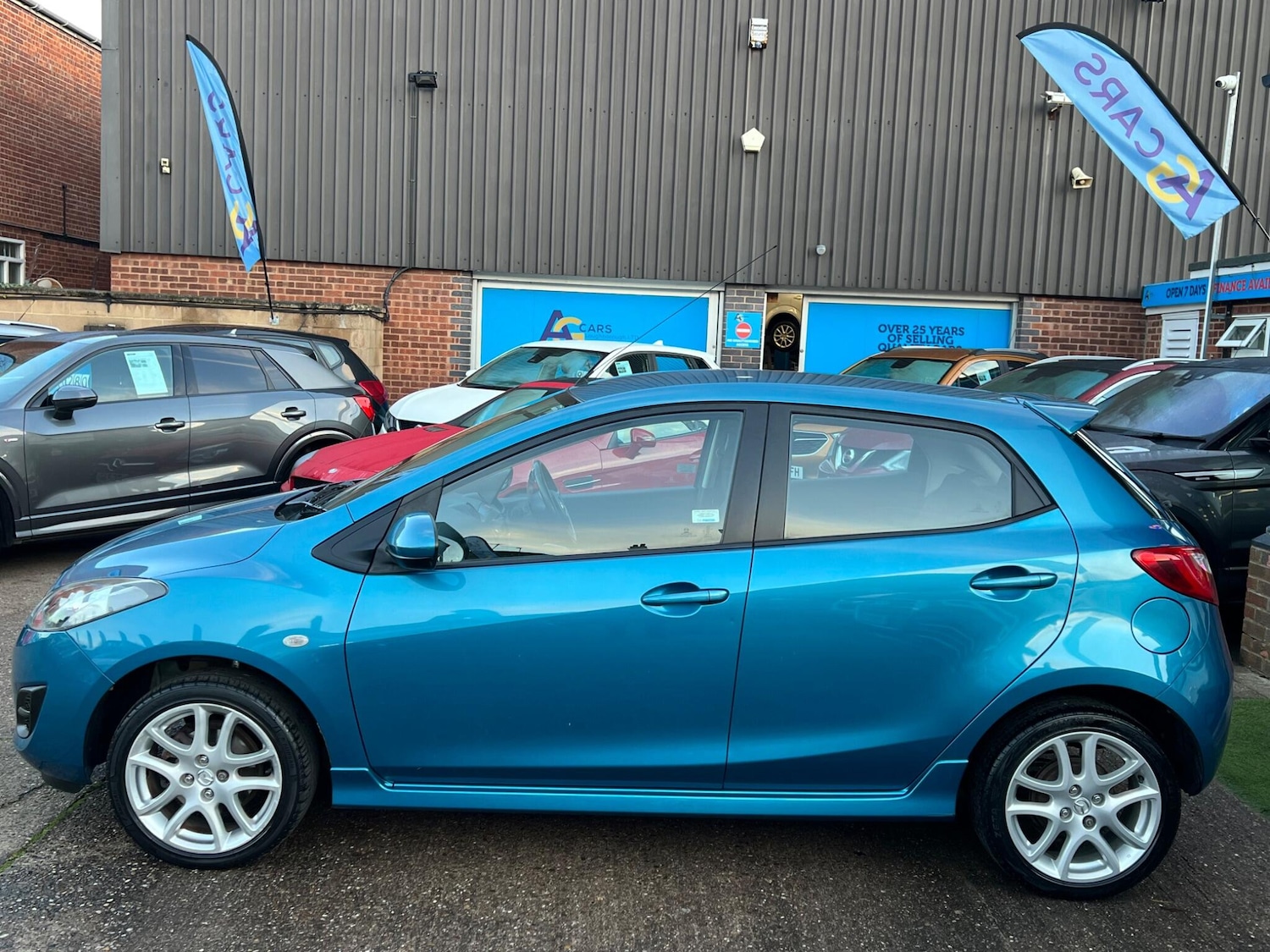 Used Mazda Mazda2 2011 for sale - 76780671: Photo 47