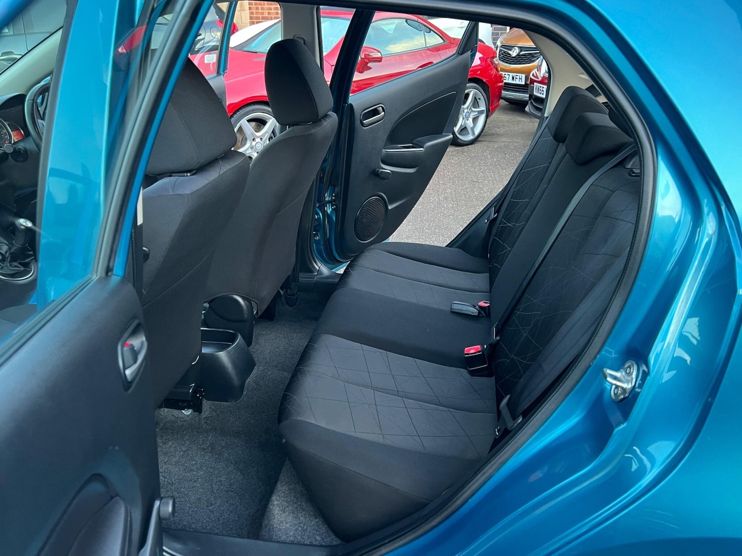 Used Mazda Mazda2 2011 for sale - 76780671: Photo 5