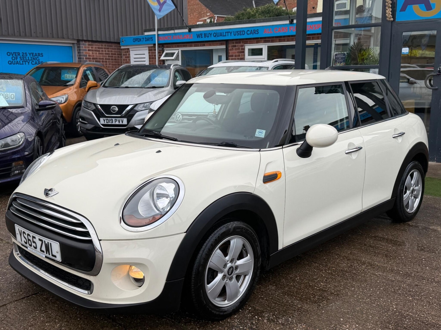 Used MINI Hatch 2015 for sale - 77625424: Photo 40